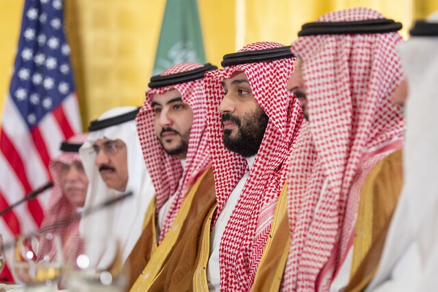 تغییرات جدید در هرم قدرت در عربستان/ جای پای پسران سلمان محکم‌تر شد,